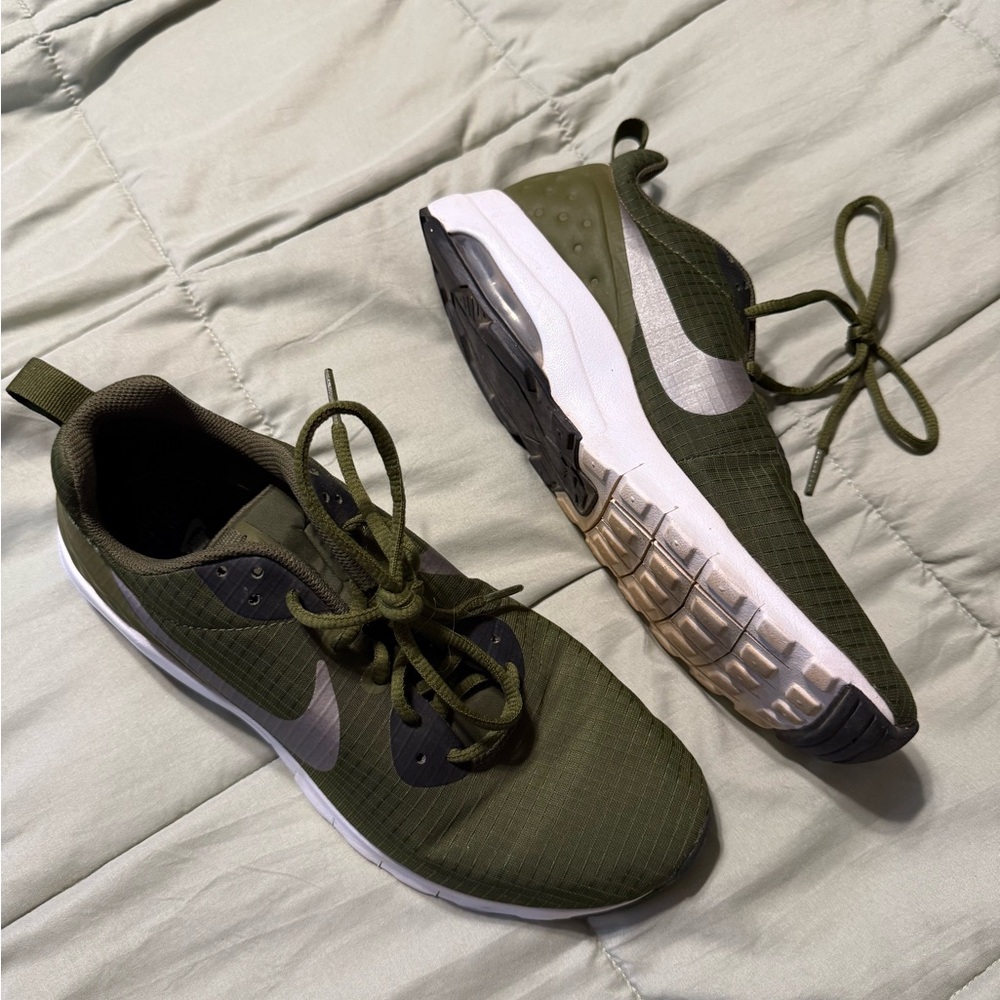 Nike Women's Olive Green Running Shoes